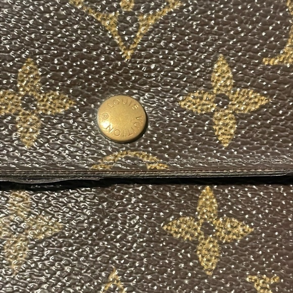 Vintage Louis Vuitton wallet - Picture 4 of 14